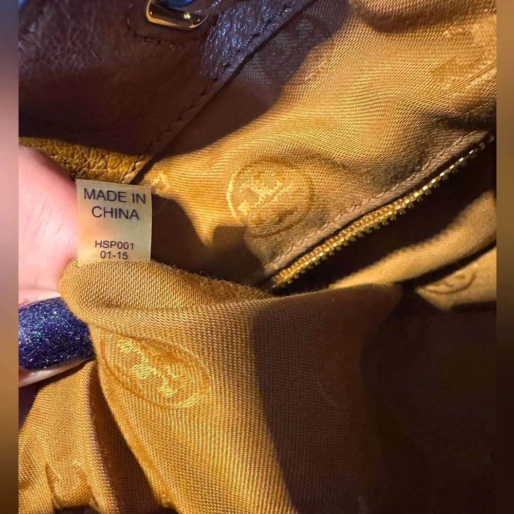 Tory Burch Backpack Brody Pebbled Leather with Zip Pouch in Tan - Picture 7 of 9